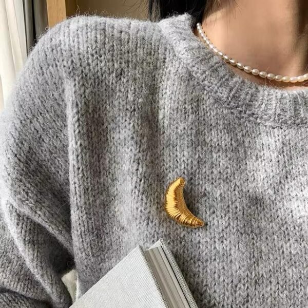 ⁦Luxury Gold-Plated Clothing Pin⁩ - الصورة ⁦3⁩